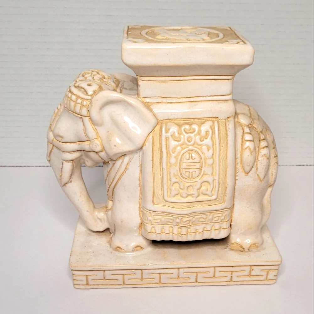 Asian Style Vintage Elephant Stand Statue - Picture 5 of 12
